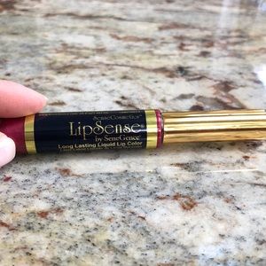 LipSense Lip color in Lexie Bear-y